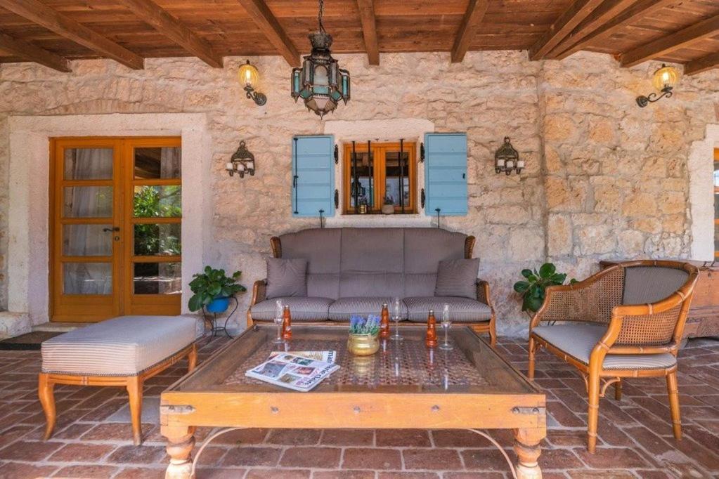 Villa Kazun With Private Pool And Two Gardens