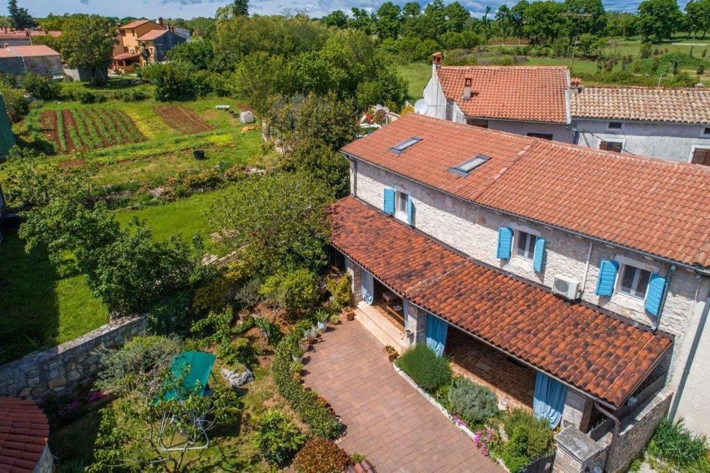 Kazun With Private Pool And Two Gardens *