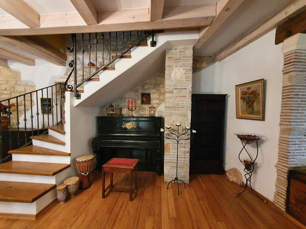 Kazun With Private Pool And Two Gardens Villa Marcana