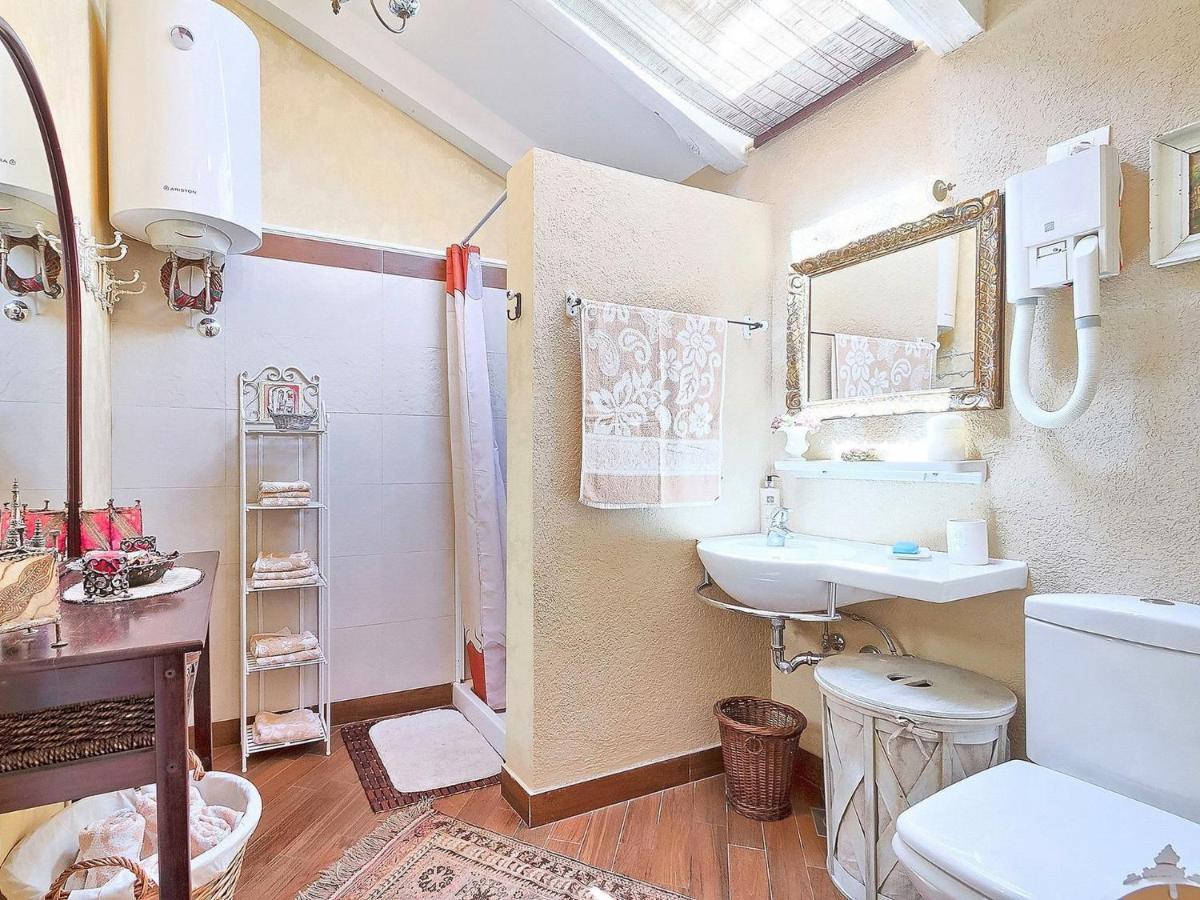 Villa Kazun With Private Pool And Two Gardens *