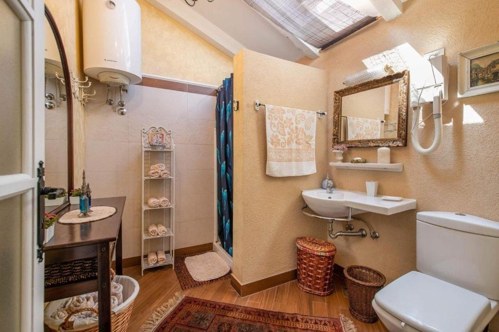 Villa Kazun With Private Pool And Two Gardens *